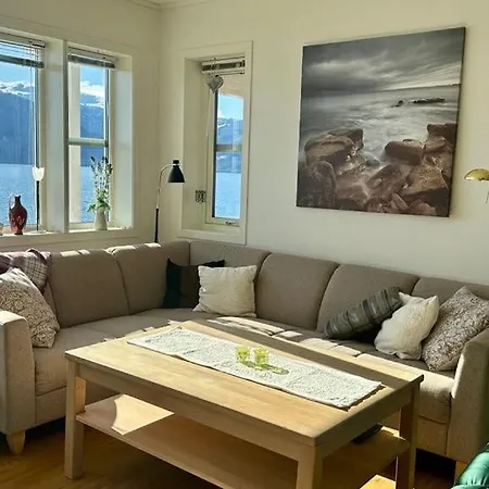 Live Right By The Sognefjord Апартаменты *