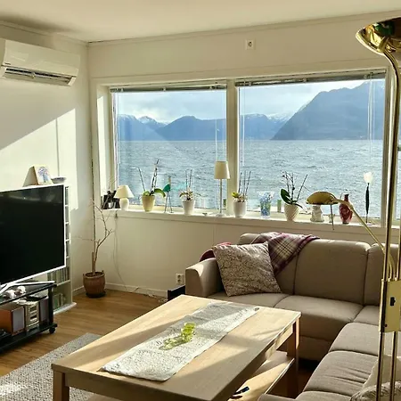 Live Right By The Sognefjord Apartment *