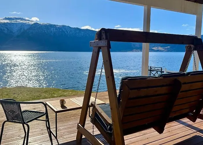 Live Right By The Sognefjord سوغندال